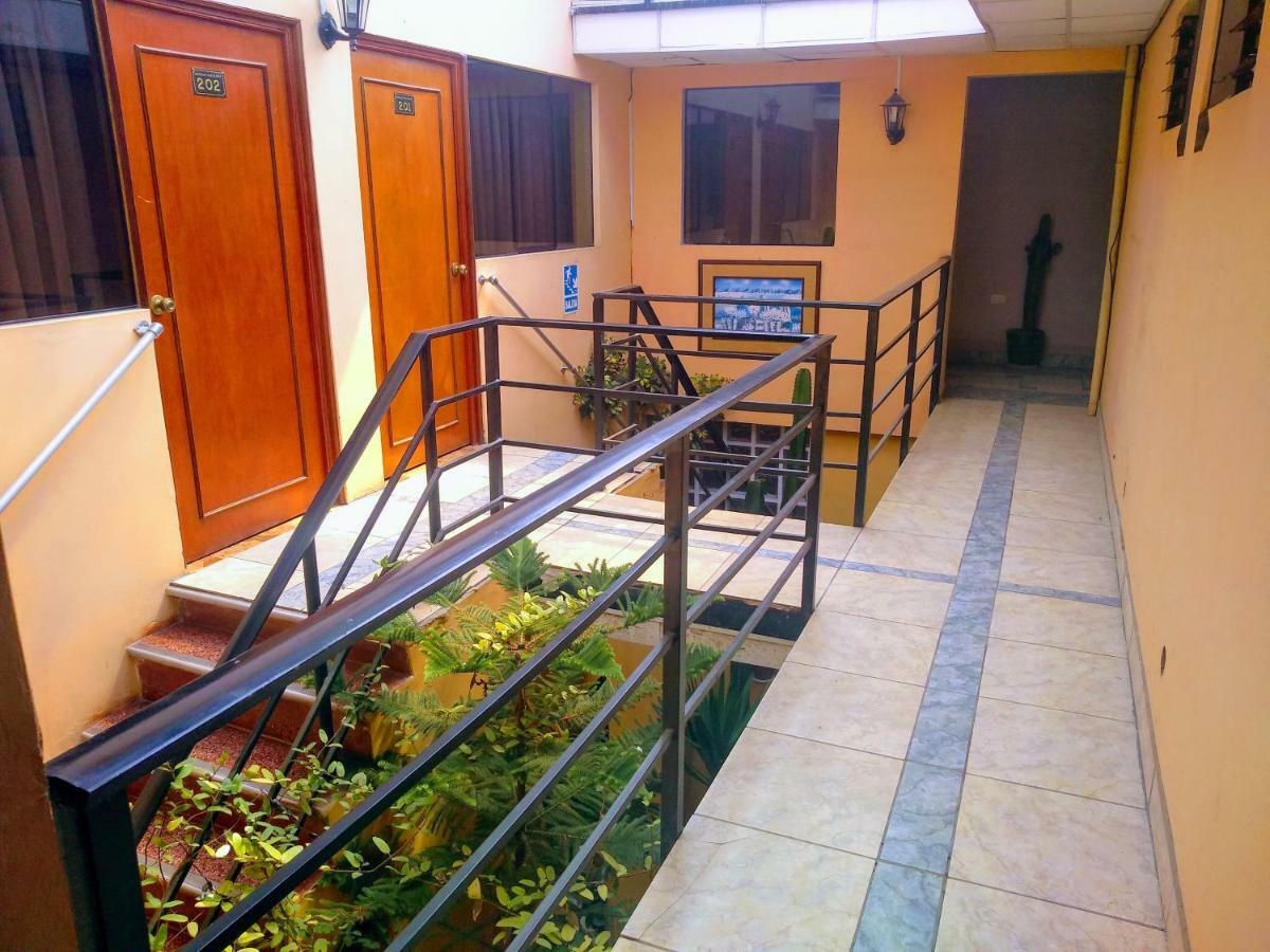 Casa Blanca Hospedaje Huamancaca エクステリア 写真