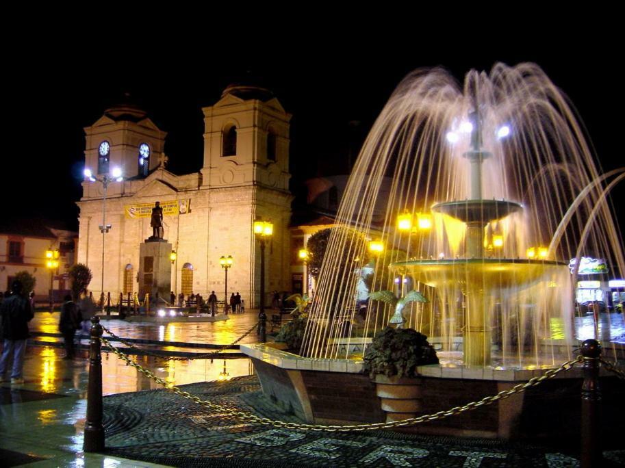 Casa Blanca Hospedaje Huamancaca エクステリア 写真